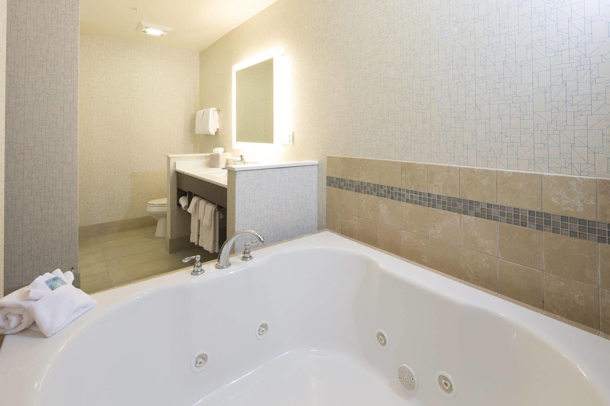 Holiday Inn Express & Suites - Portage By Ihg Eksteriør billede